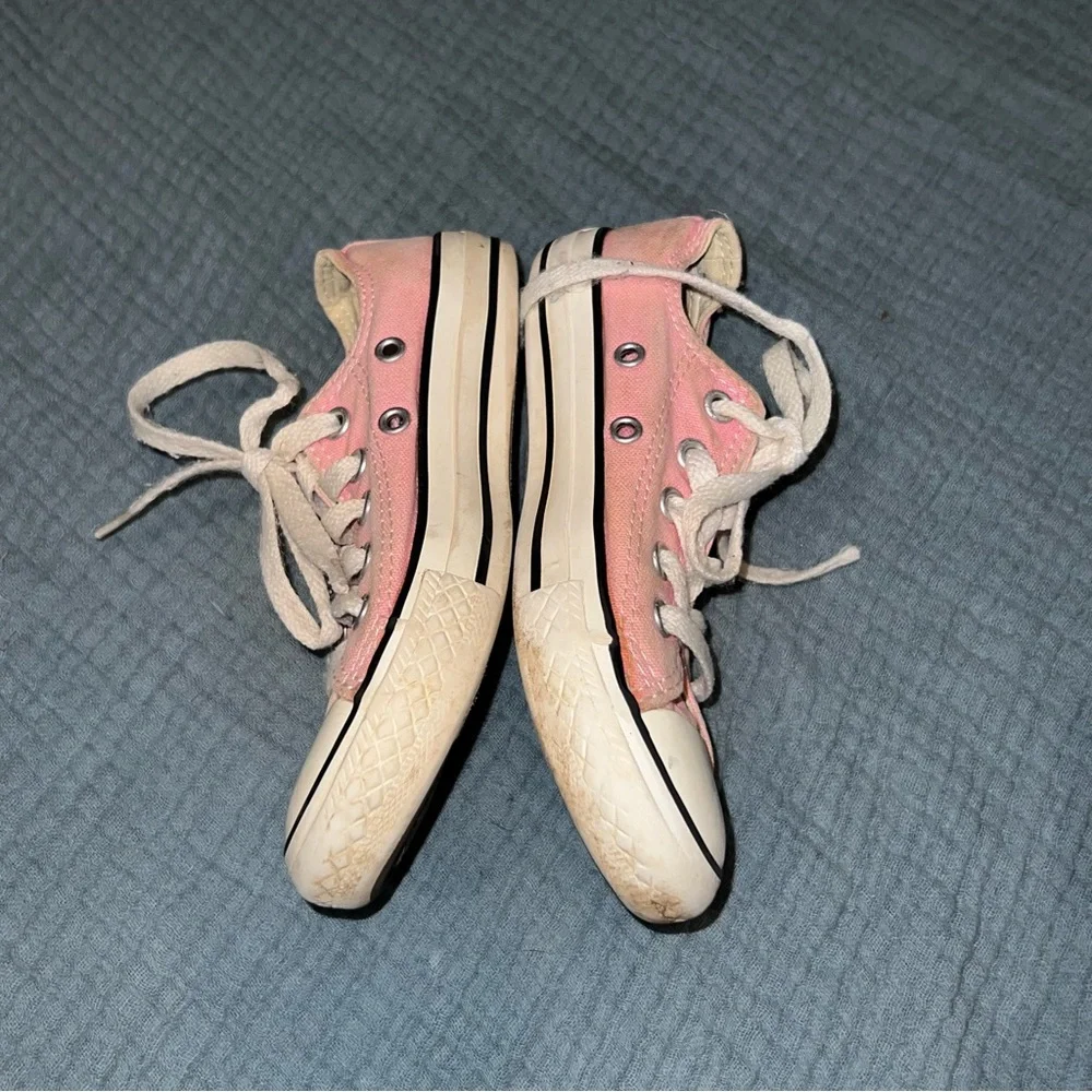Converse Light Pink Sneakers